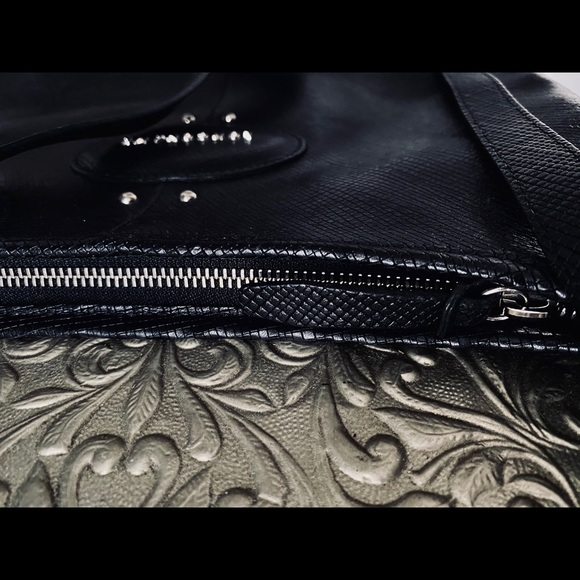 Longchamp 2 way cross body black leather bag. - Picture 5 of 15